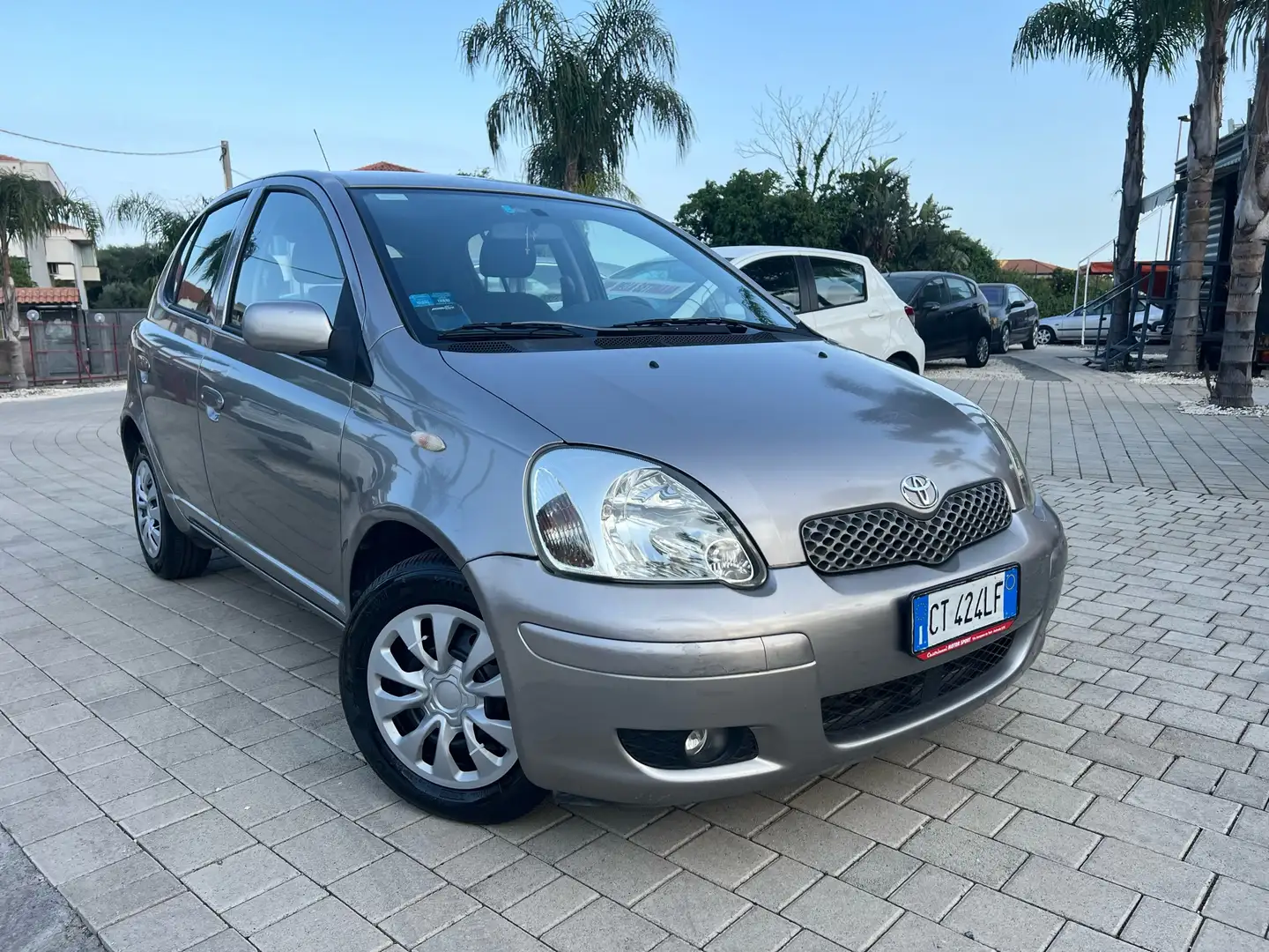 Toyota Yaris 5p 1.4 d-4d Blue Grau - 2