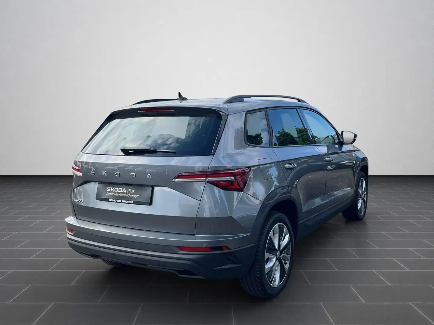 Skoda Karoq 1.5 TSI DSG Ambition Navi, RFK, SHZ vorne Grau - 2