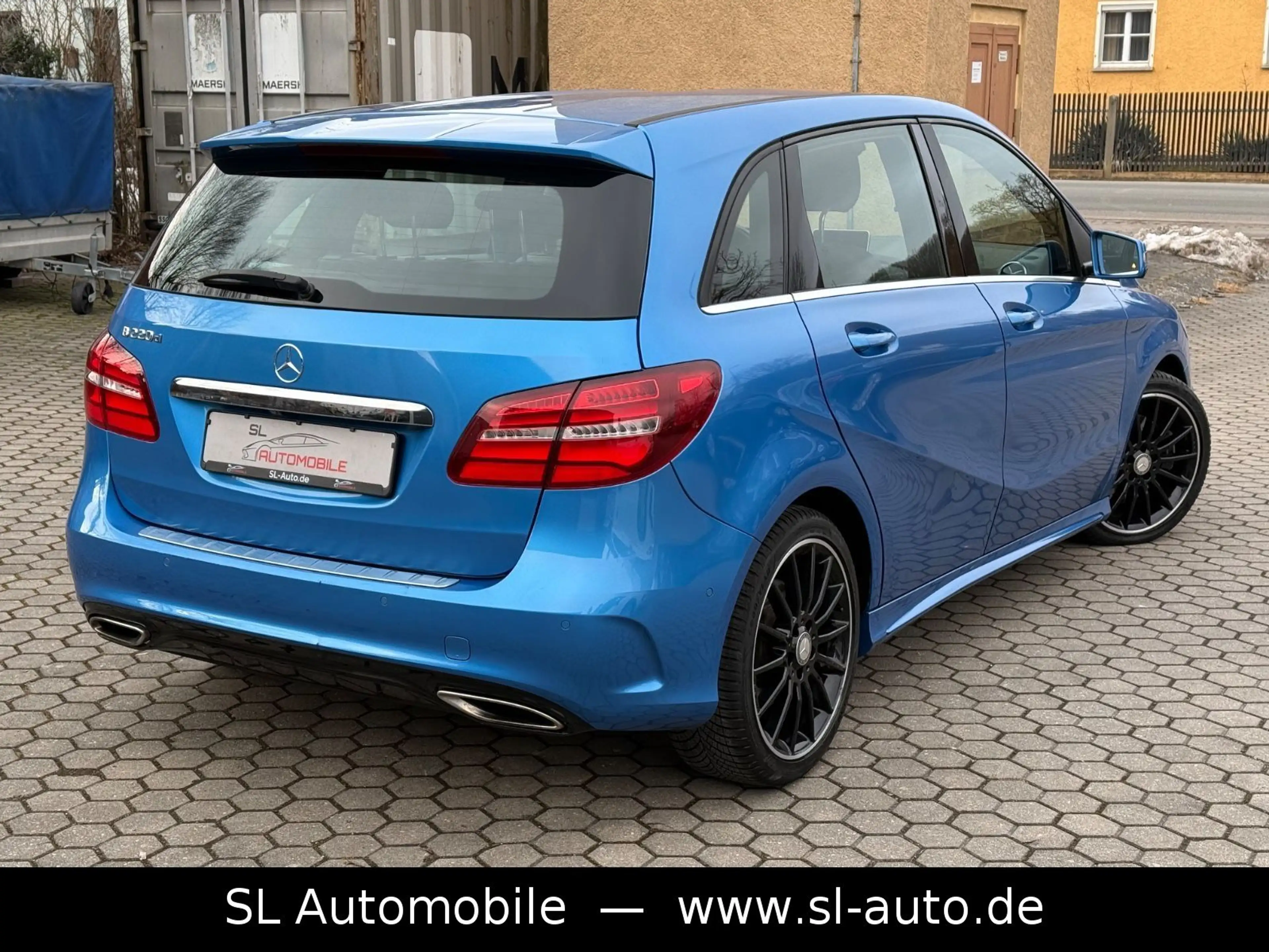 Mercedes-Benz B 220 CDI / d Aut. AMG-Line Leder Navi Kam LED — photo 4