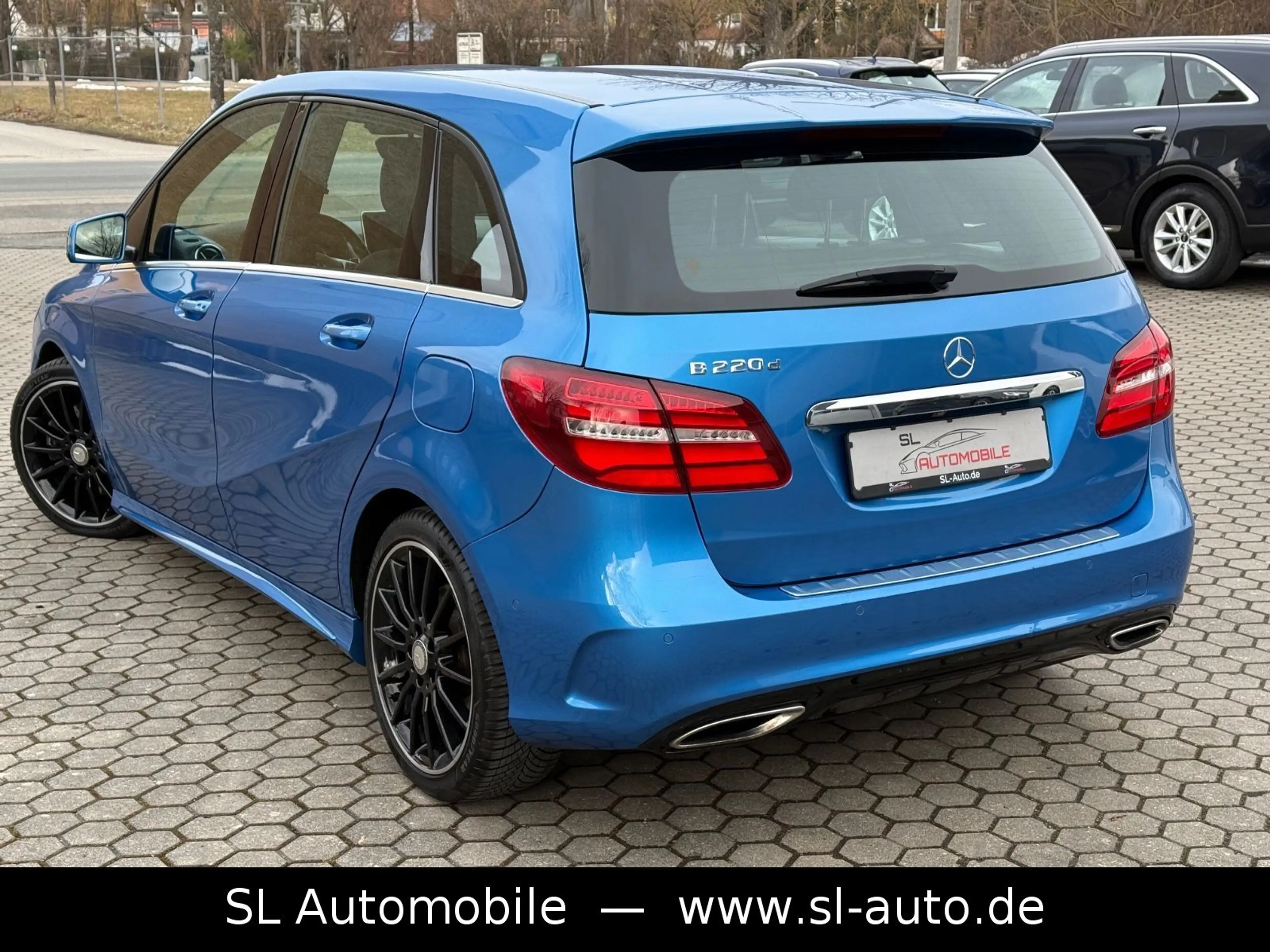 Mercedes-Benz B 220 CDI / d Aut. AMG-Line Leder Navi Kam LED — photo 2