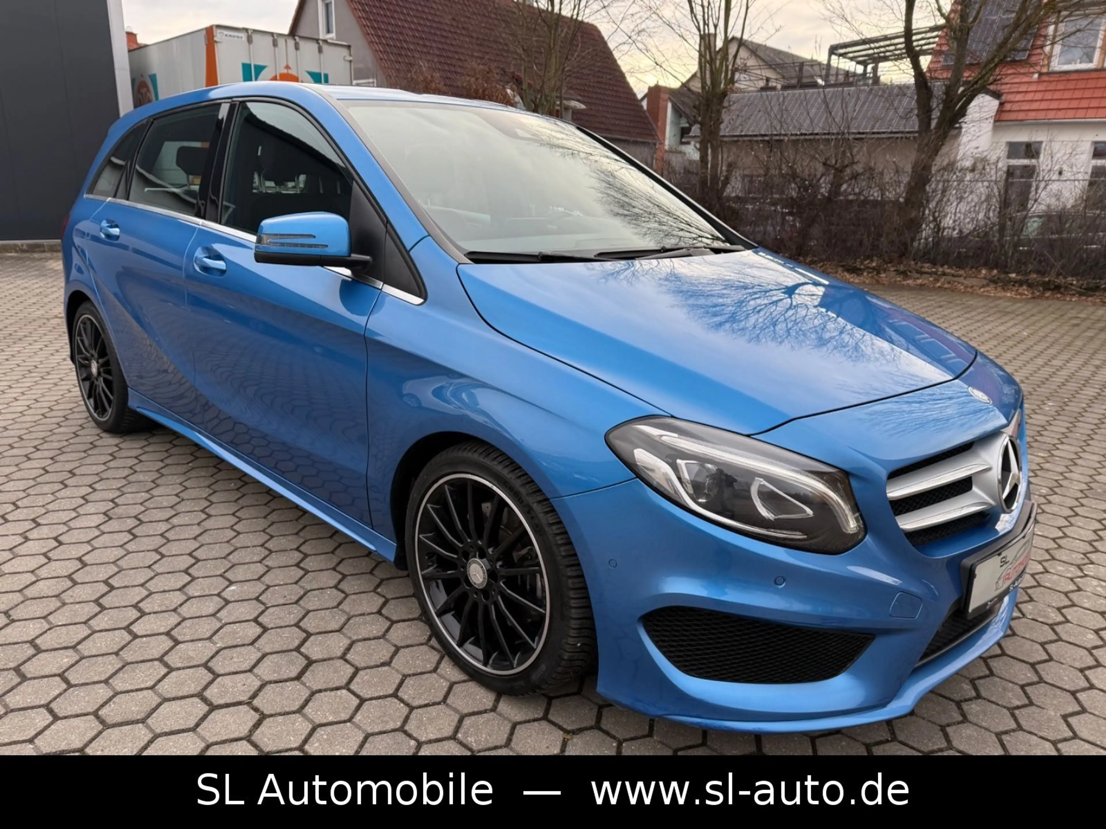 Mercedes-Benz B 220 CDI / d Aut. AMG-Line Leder Navi Kam LED — photo 13