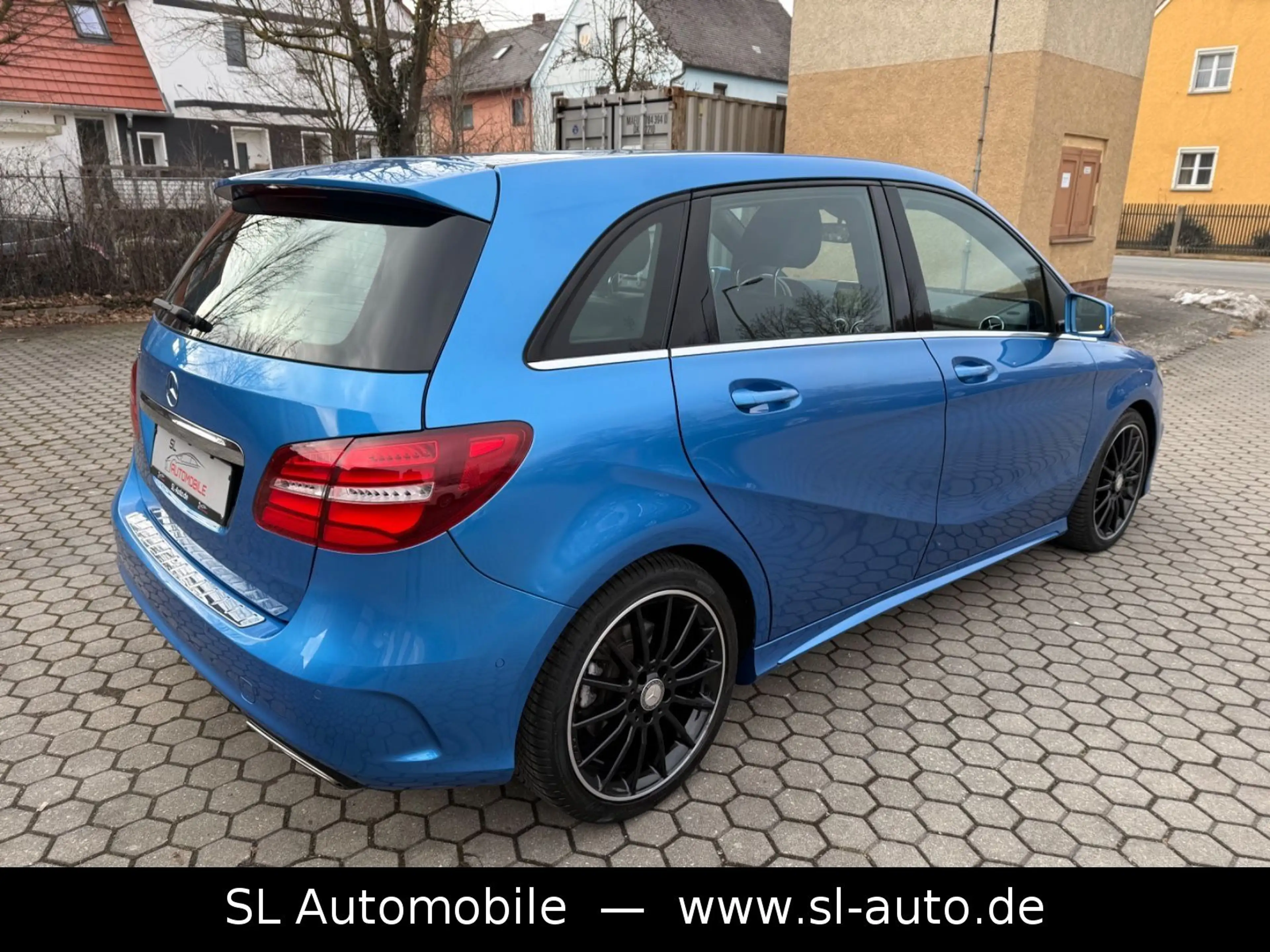 Mercedes-Benz B 220 CDI / d Aut. AMG-Line Leder Navi Kam LED — photo 15