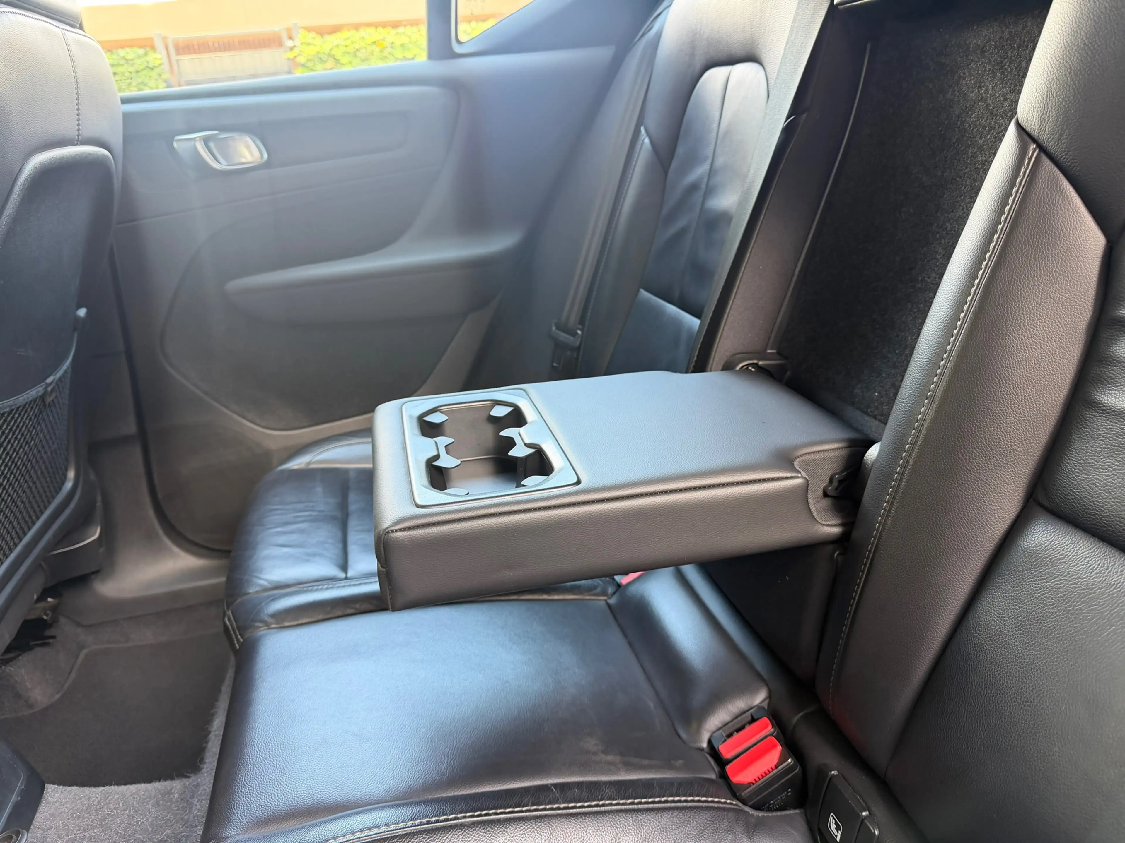 Volvo XC40 1.5 T5 Plug-in hybrid Ultimate Dark, Memory stoele — photo 23