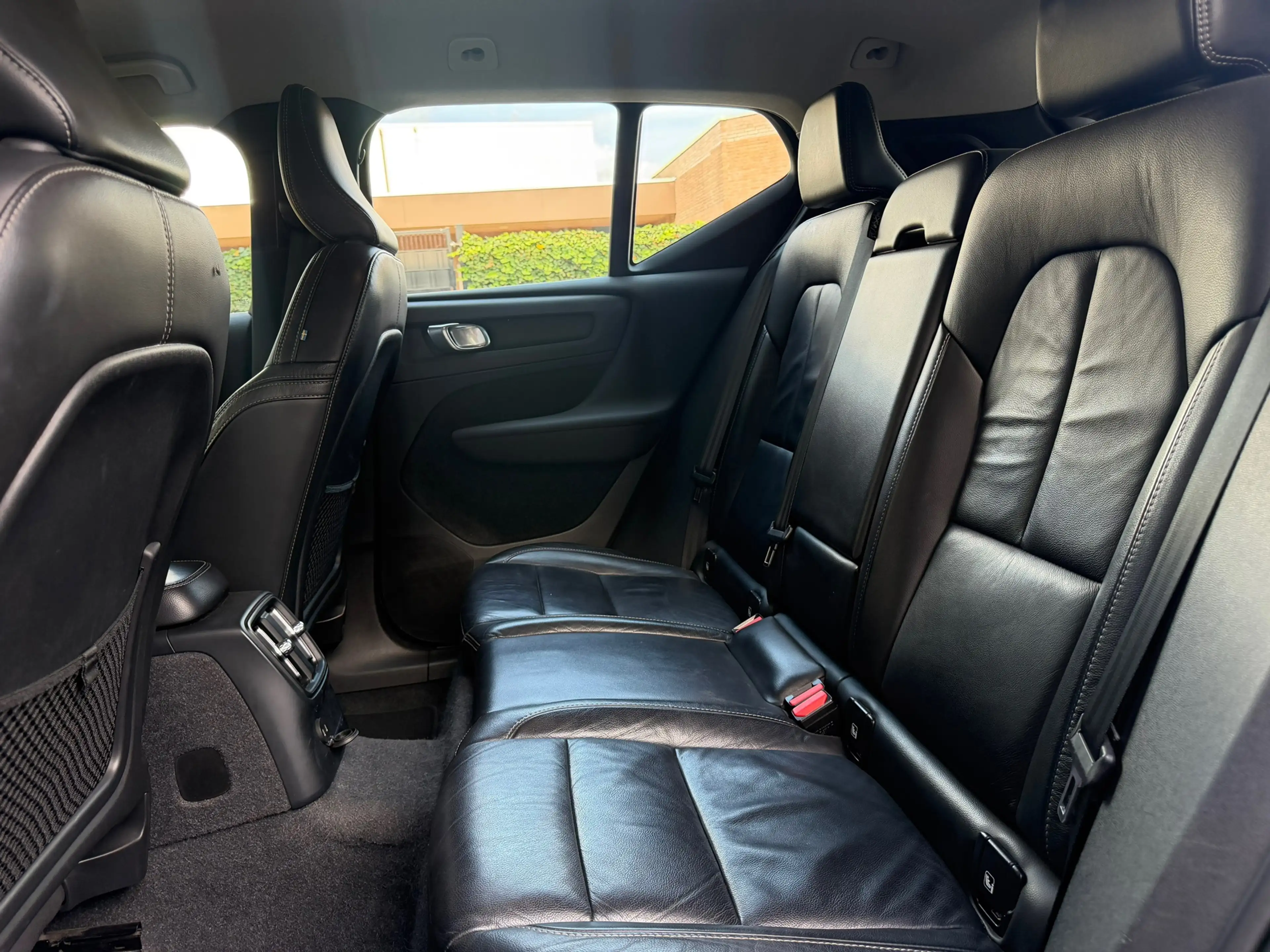 Volvo XC40 1.5 T5 Plug-in hybrid Ultimate Dark, Memory stoele — photo 22