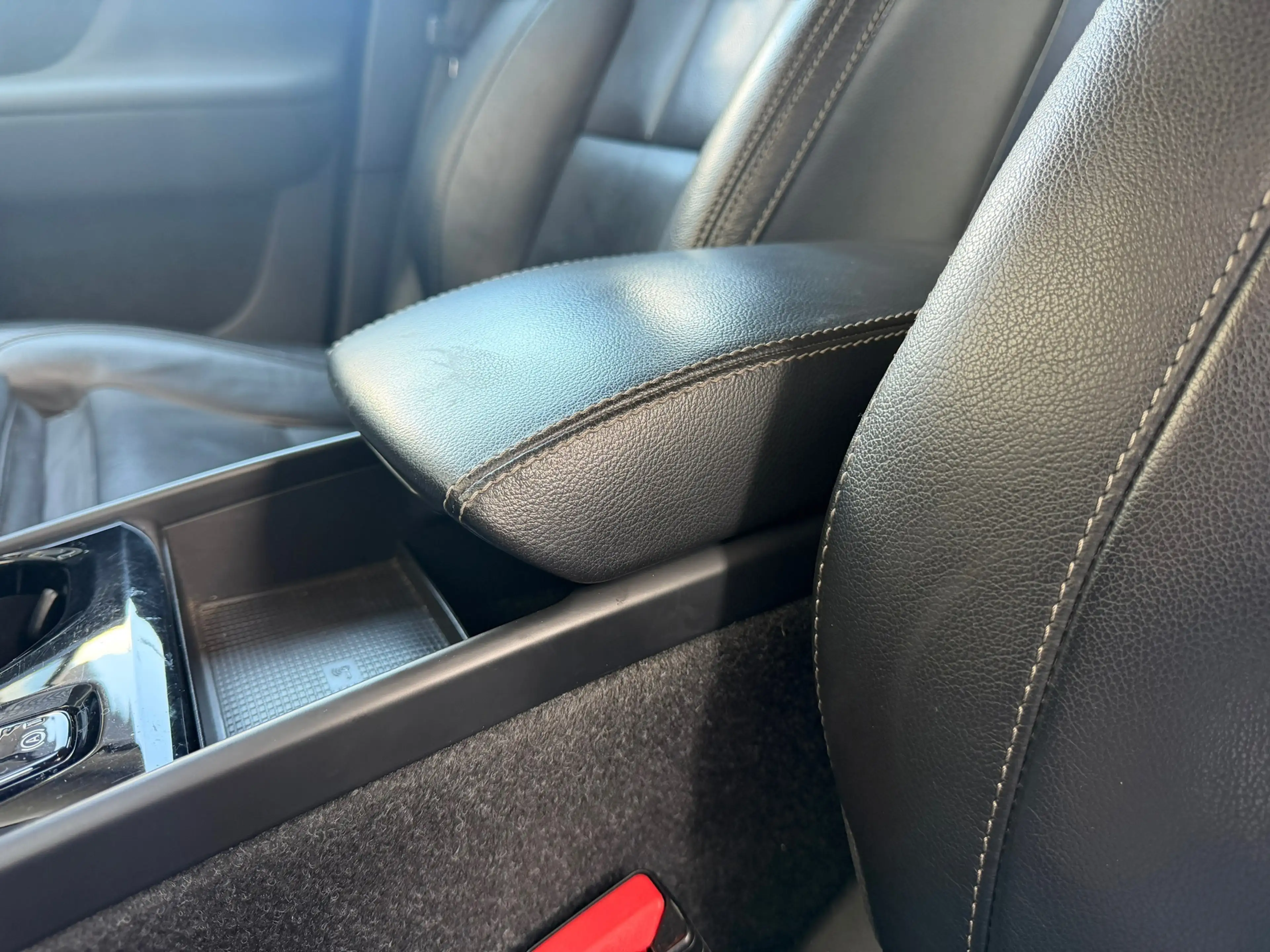 Volvo XC40 1.5 T5 Plug-in hybrid Ultimate Dark, Memory stoele — photo 34