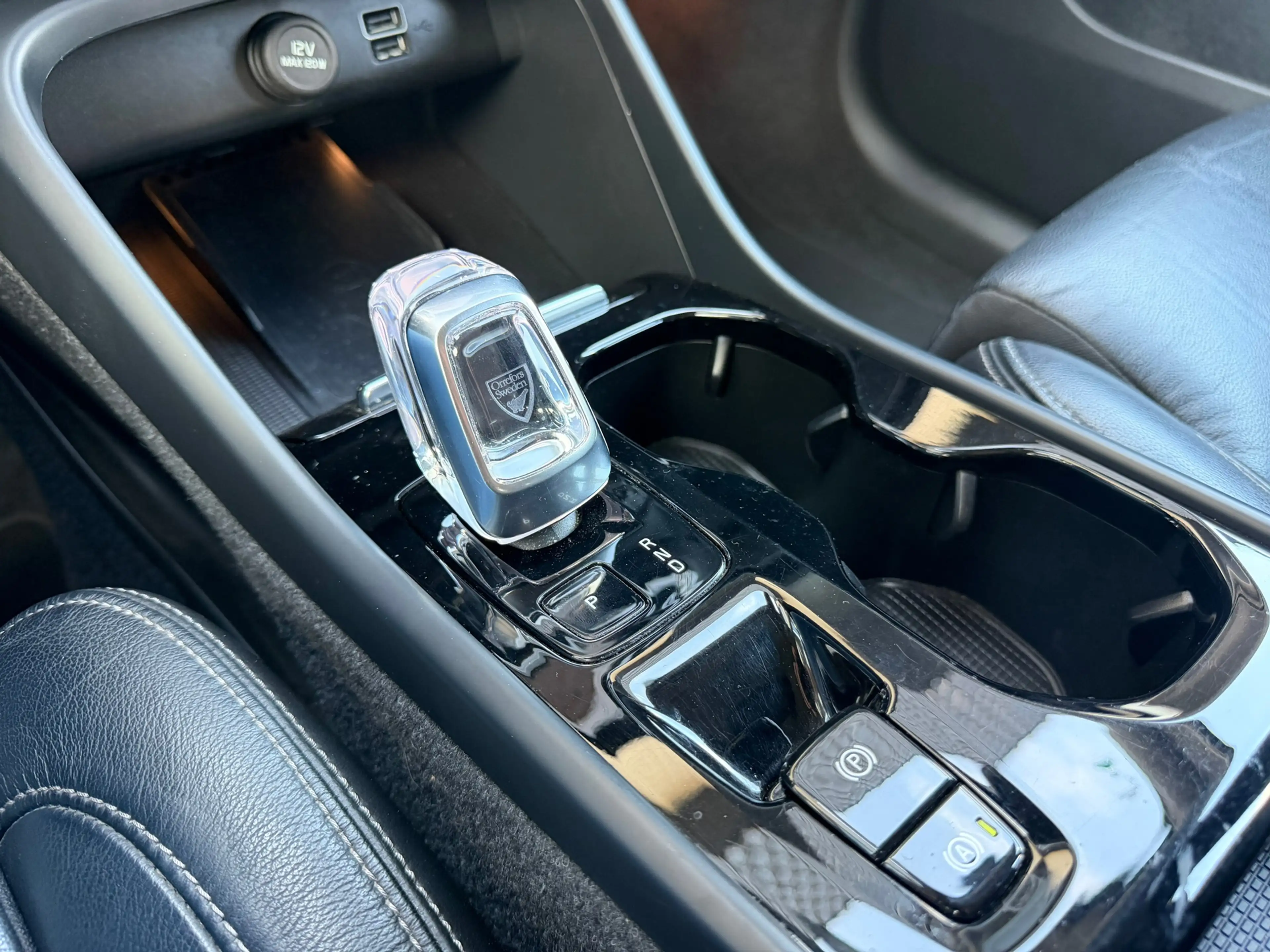 Volvo XC40 1.5 T5 Plug-in hybrid Ultimate Dark, Memory stoele — photo 13