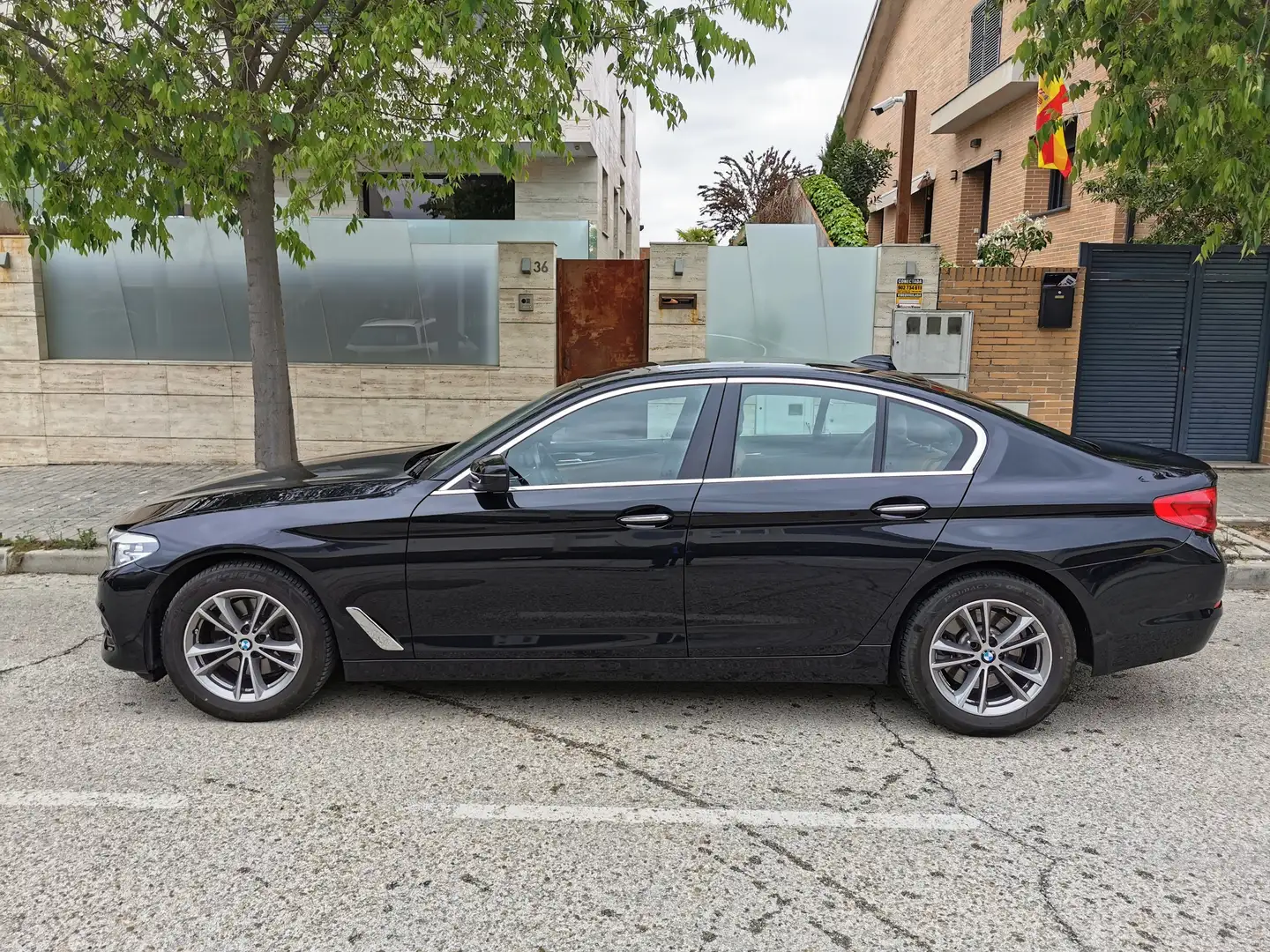 BMW 520 520d Aut. Schwarz - 2