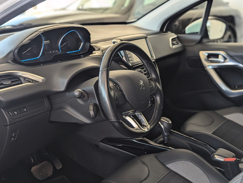 Peugeot 2008 1.2 Allure Aut /Navi /SHZ /PDC /T-Leder — photo 11