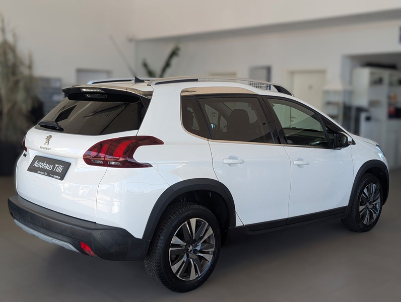 Peugeot 2008 1.2 Allure Aut /Navi /SHZ /PDC /T-Leder — photo 4