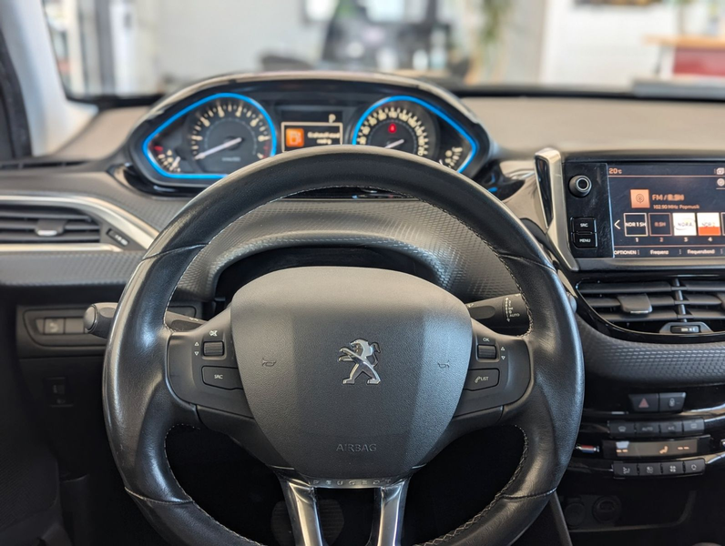 Peugeot 2008 1.2 Allure Aut /Navi /SHZ /PDC /T-Leder — photo 13