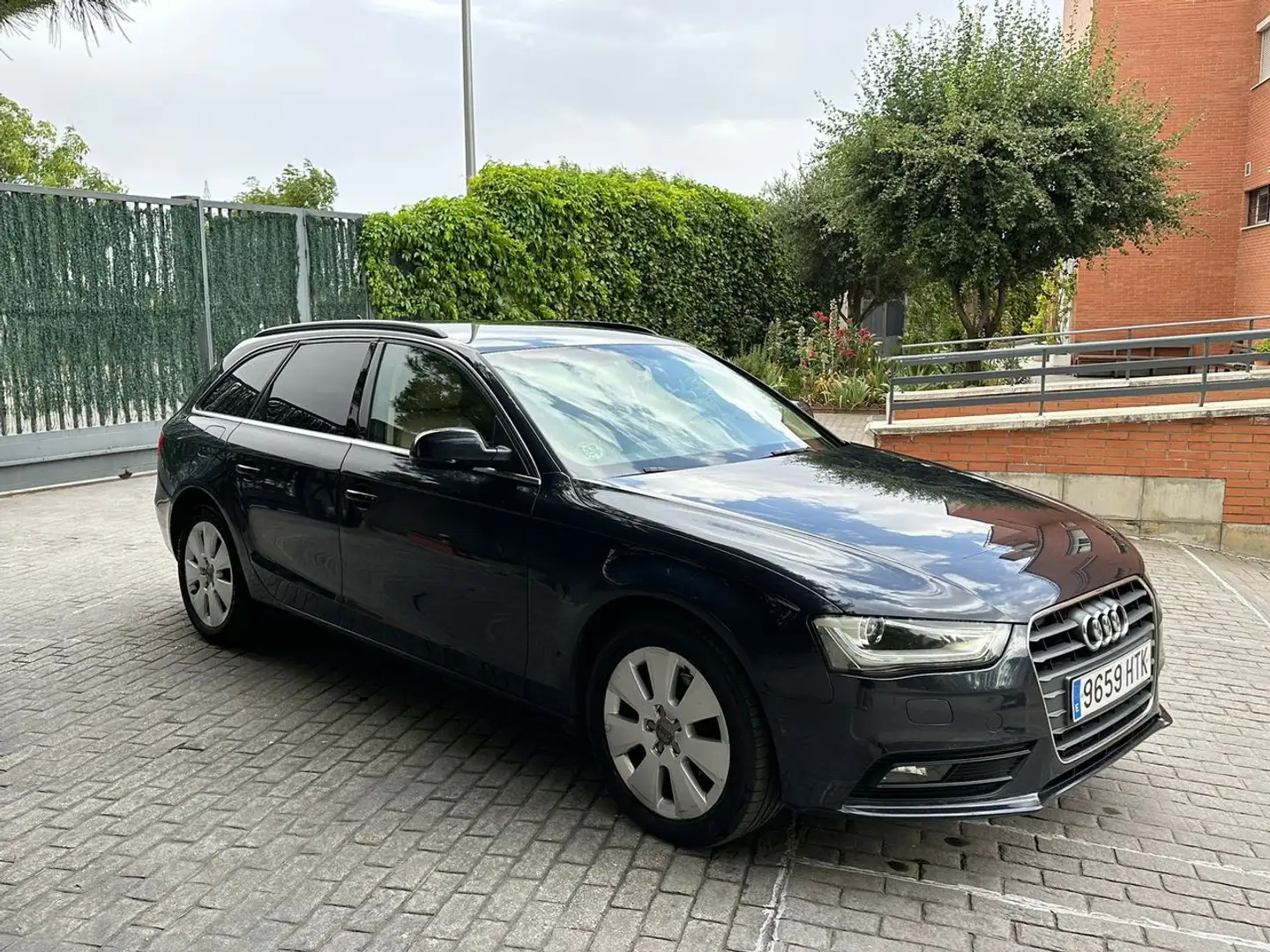 Audi A4 Avant 2.0TDI DPF Multitronic 150 Azul - 2
