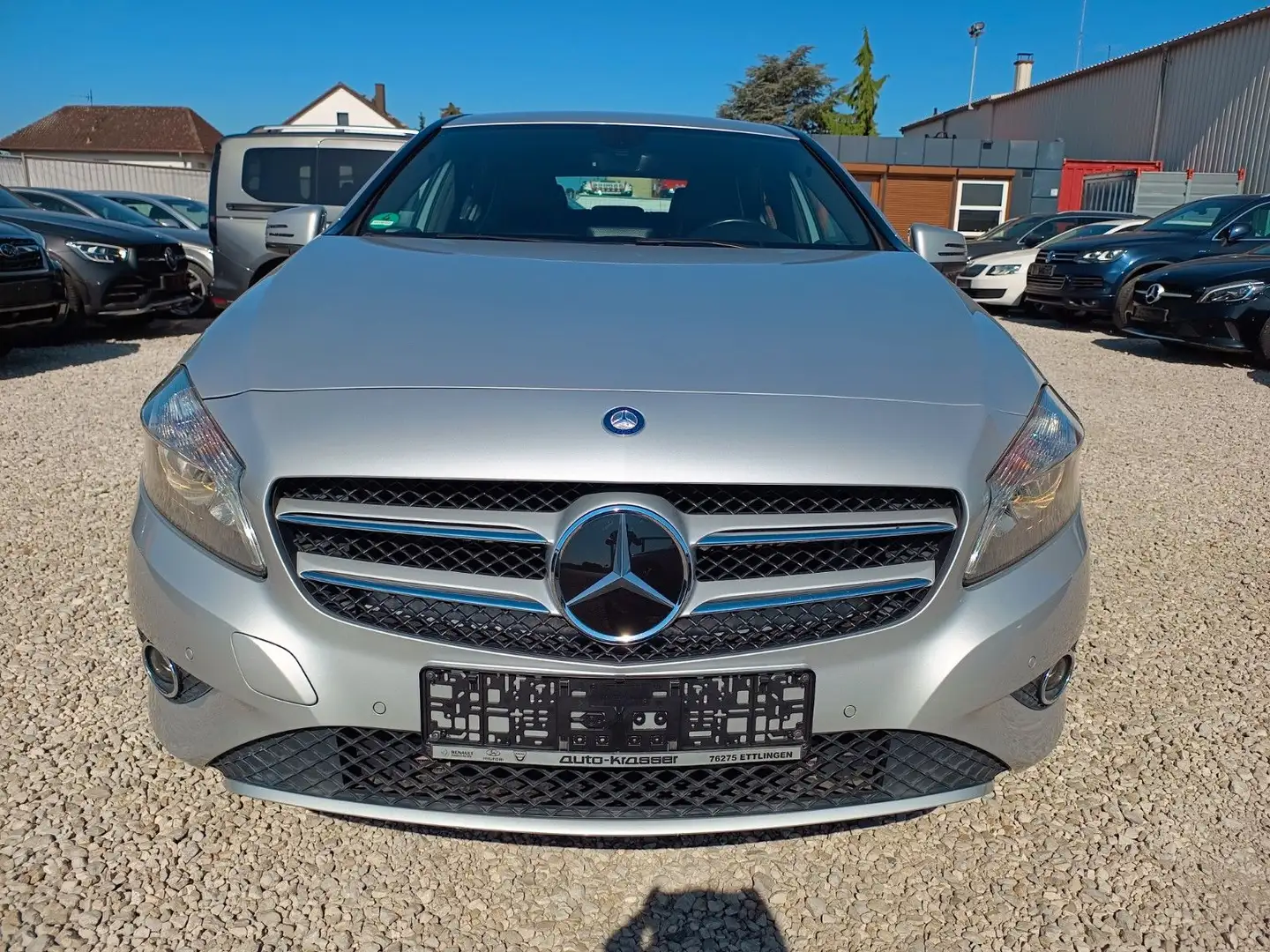 Mercedes-Benz A 180 BlueEfficiency, Navi, SHZ, PDC, Teilleder Silber - 2