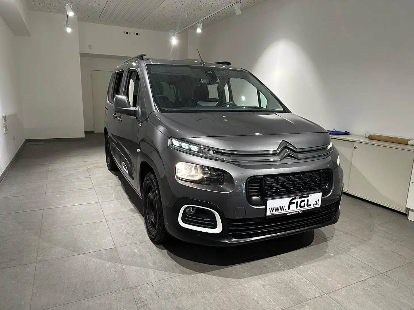 Citroen Berlingo BlueHDI 130 S&S Shine EAT8 Aut. Grau - 2