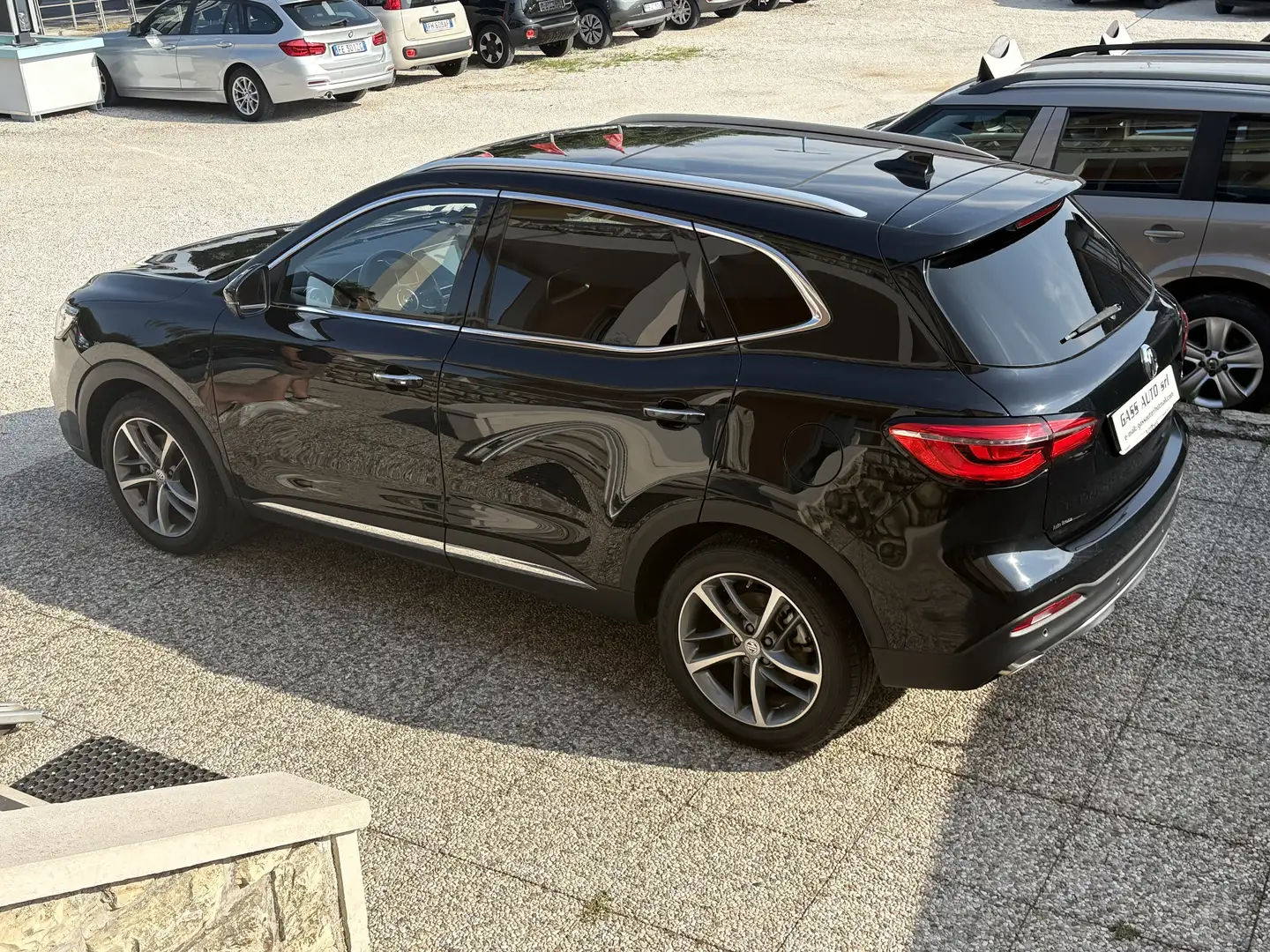 MG HS 1.5 t Luxury Nero - 2