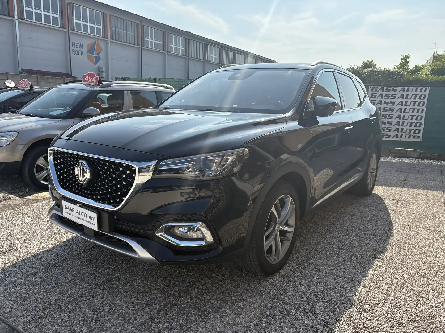 MG HS 1.5 t Luxury Nero - 1
