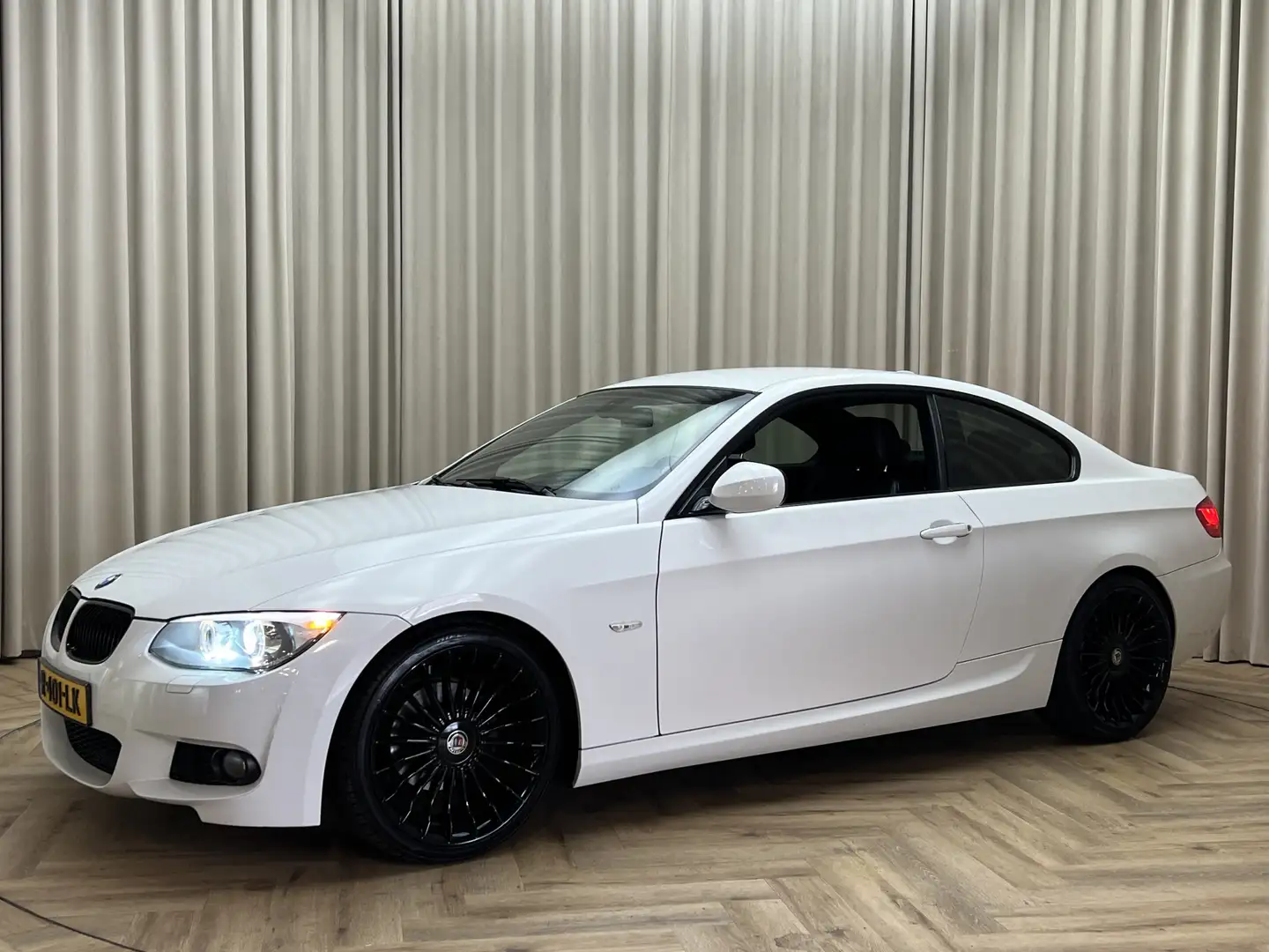 BMW 320 3-serie Coupé 320i High Executive M-Pakket 19'' Al Wit - 2