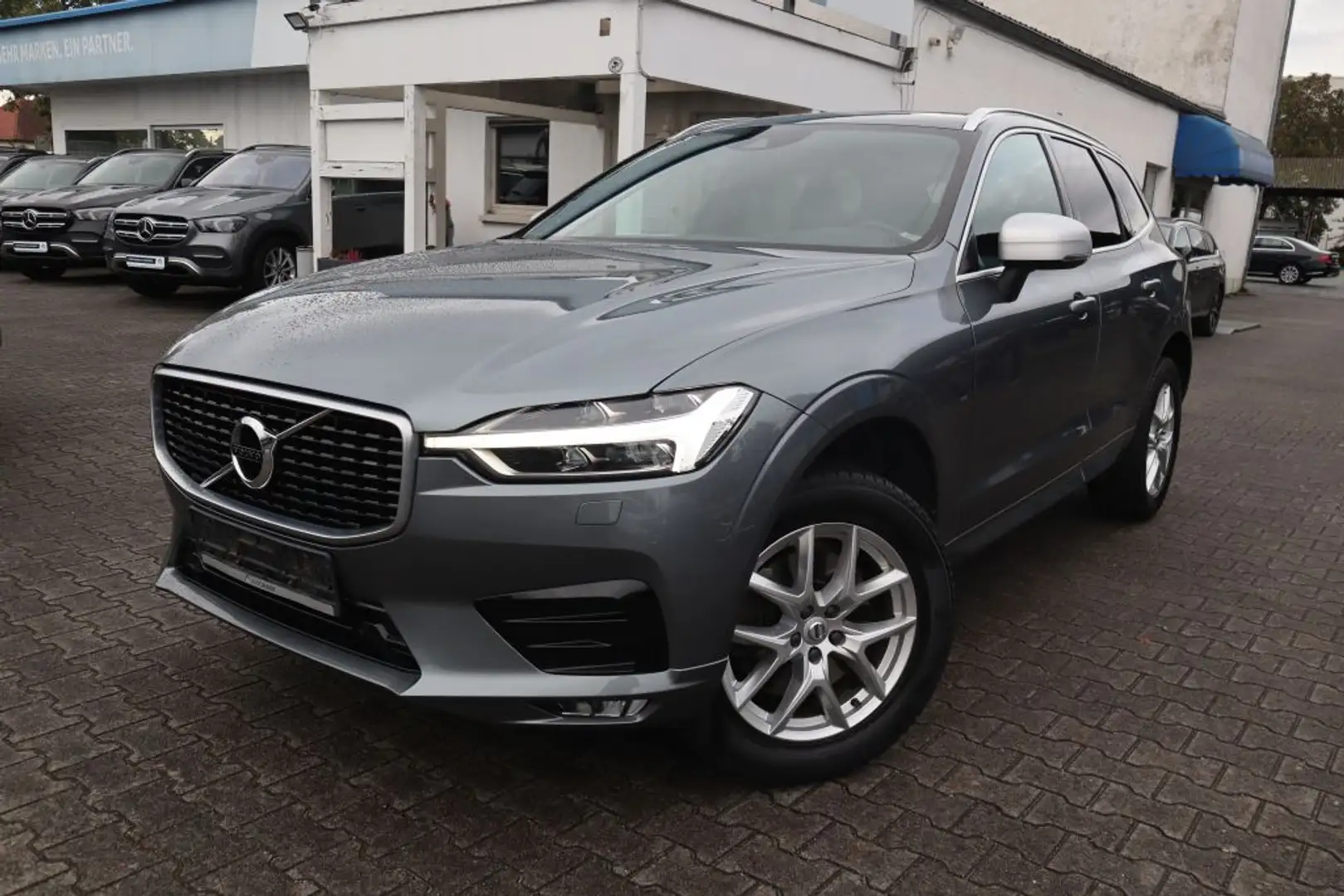 Volvo XC60 XC60 D5 AWD Geartronic RDesign|LUFTF|PANO|AHK| - 1
