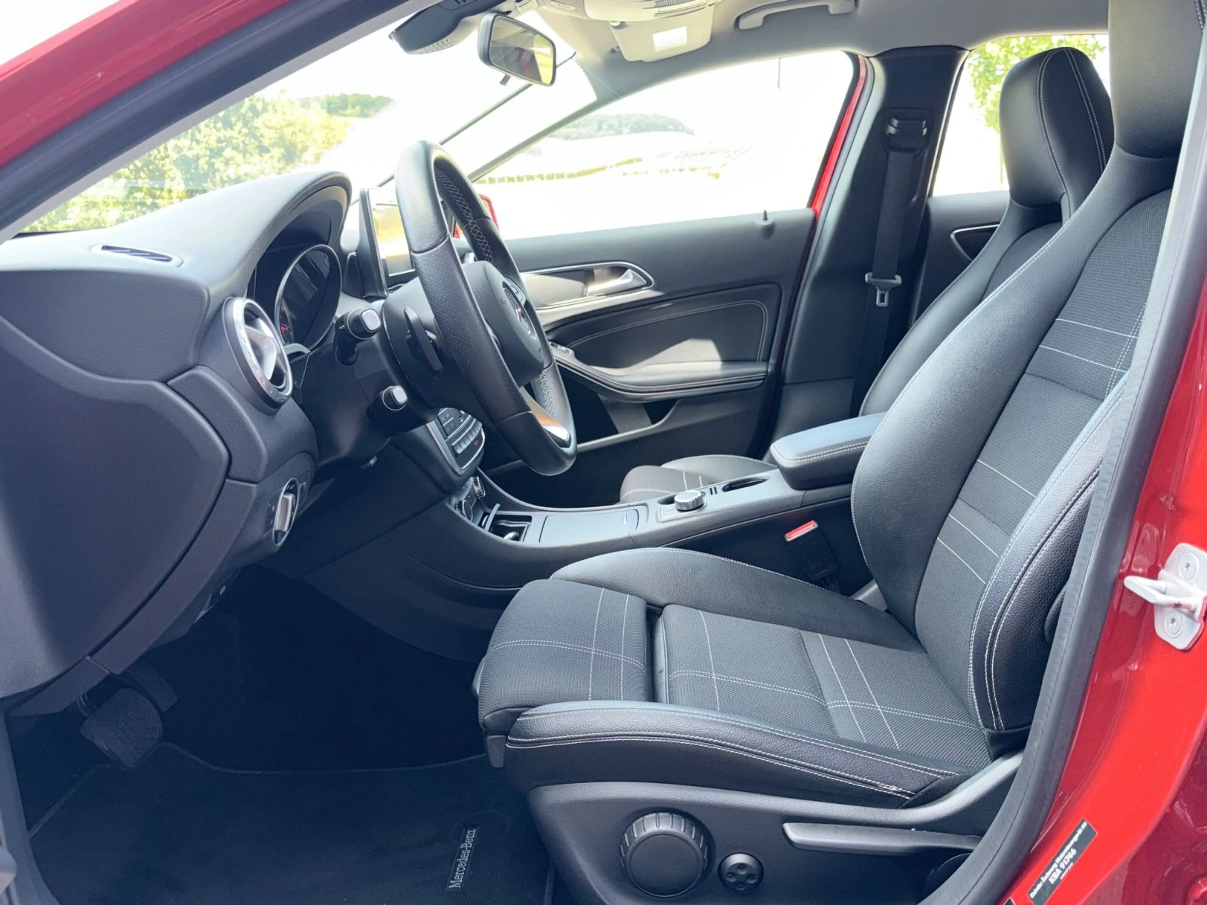 Mercedes-Benz GLA 220 d 4Matic Urban|SHZ|NAVI|2.HAND| — photo 14