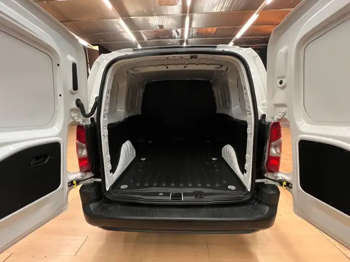 Citroën Berlingo 2022, foto 15