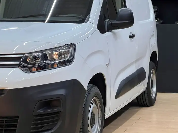Citroën Berlingo 2022, foto 17