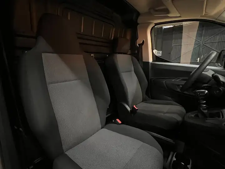 Citroën Berlingo 2022, foto 13