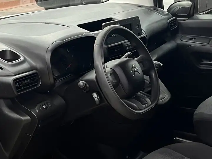 Citroën Berlingo 2022, foto 12