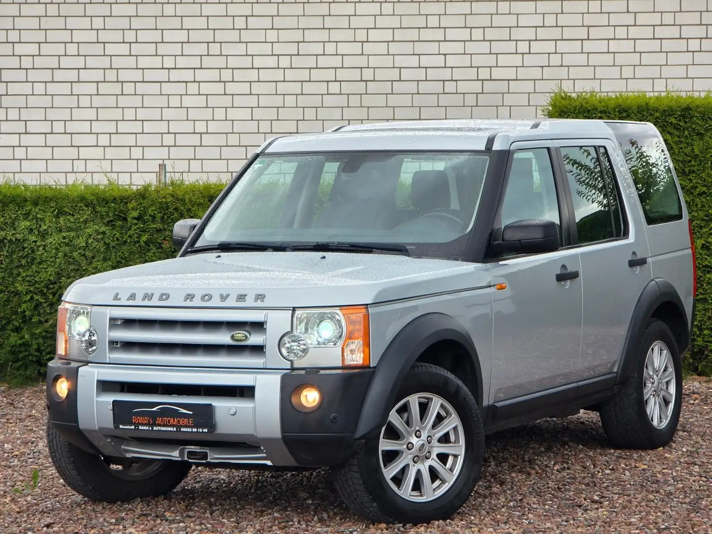 Land Rover Discovery V6 TD HSE Silber - 1