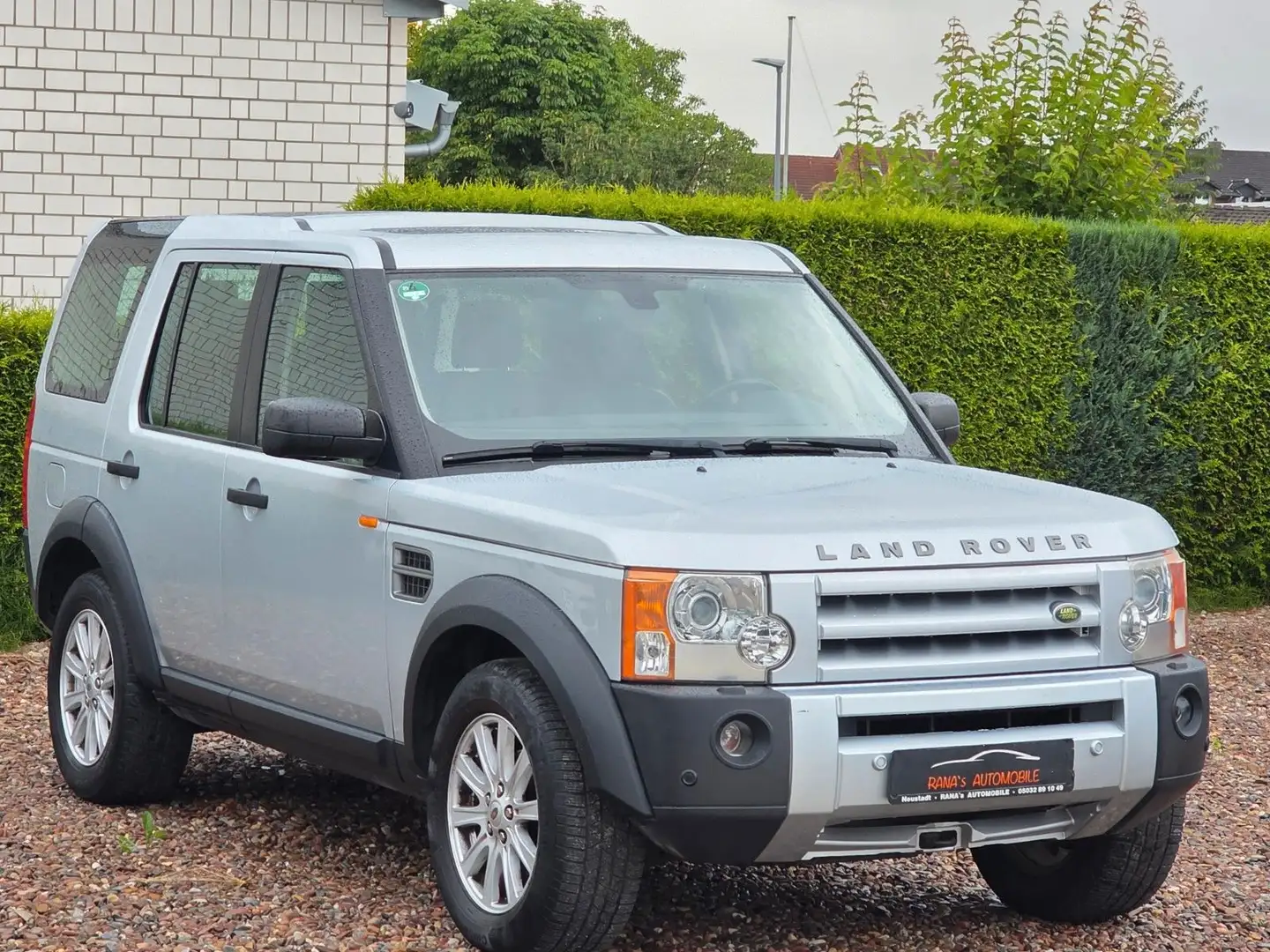 Land Rover Discovery V6 TD HSE Silber - 2