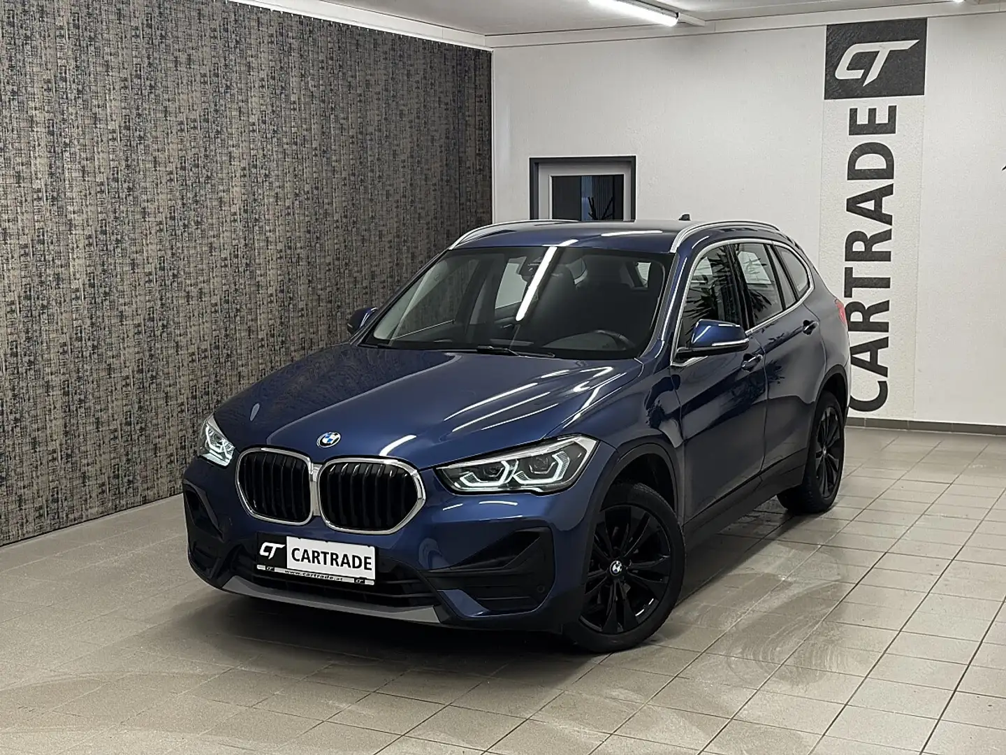 BMW X1 xDrive18d Aut. / LED/ STANDLÜFTUNG/ NAVI/ RÜCKF... Blau - 2