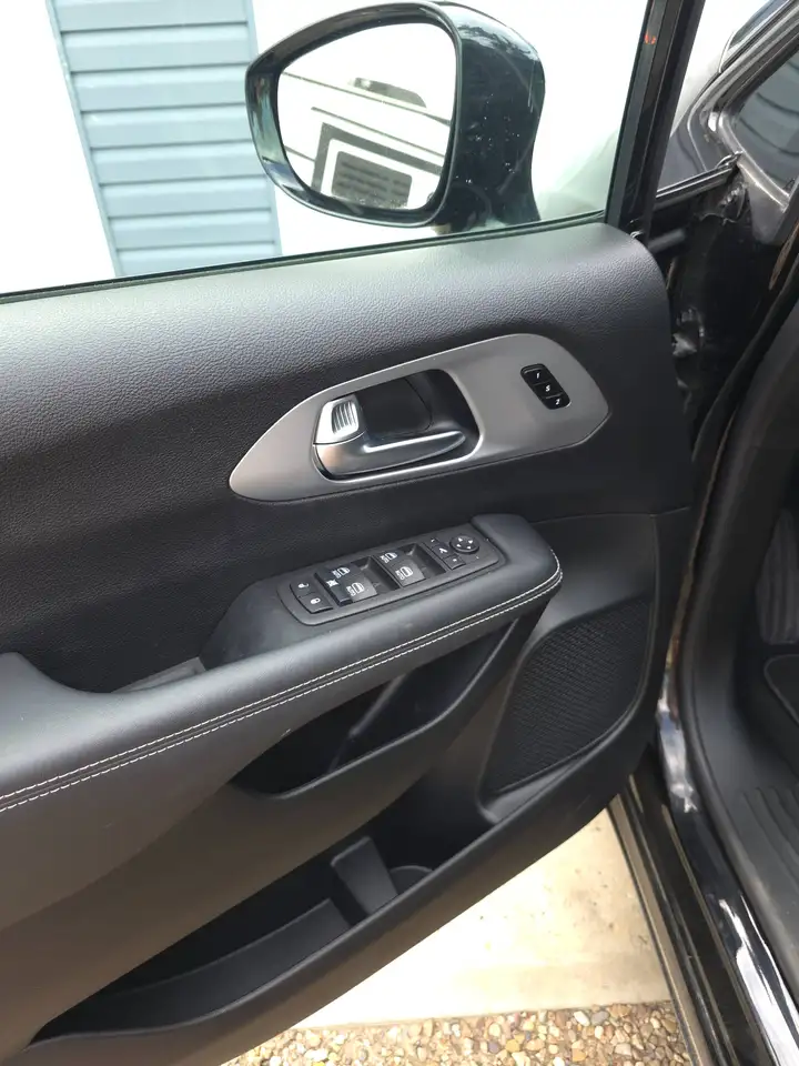Chrysler Pacifica снимка Chrysler Pacifica