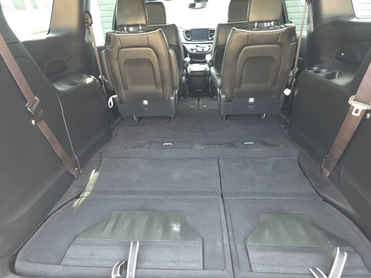 Chrysler Pacifica снимка Chrysler Pacifica