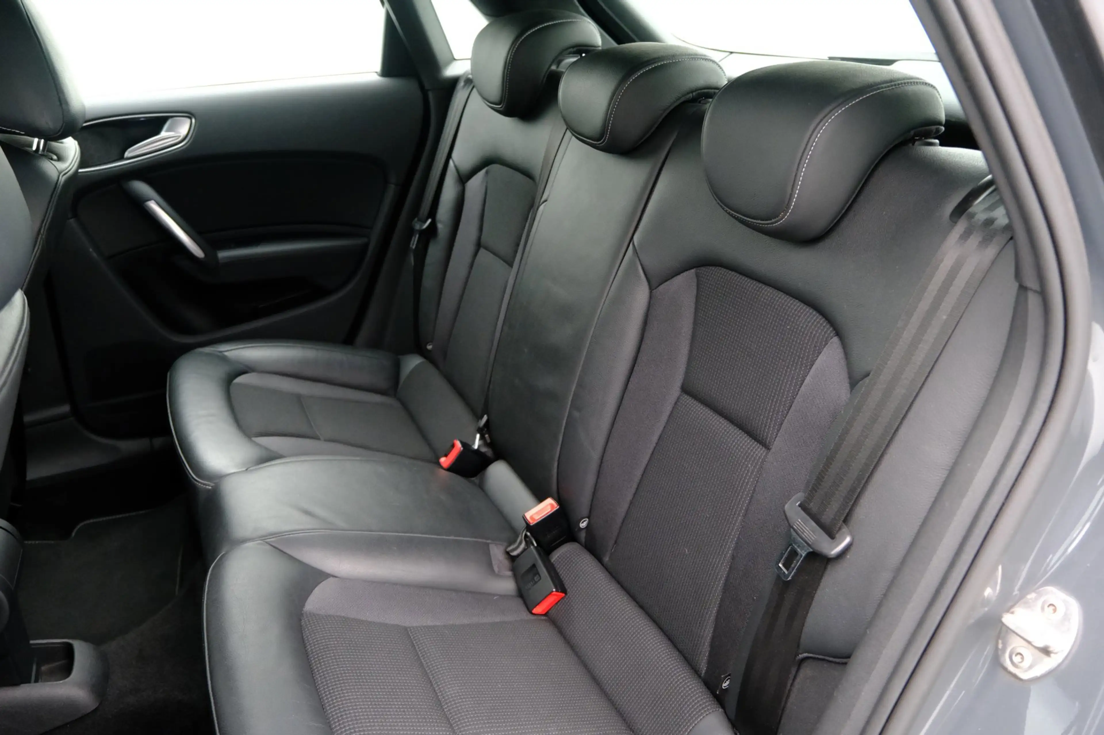 Audi A1 Sportback 1.0 TFSI Advance Sport 2x S-Line 5-drs L — photo 24