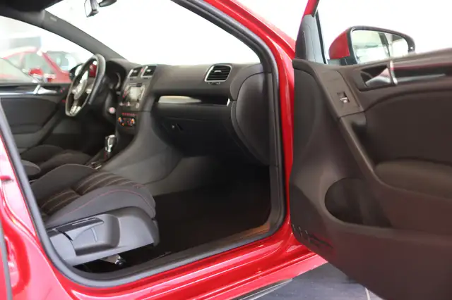 Volkswagen Golf view 11