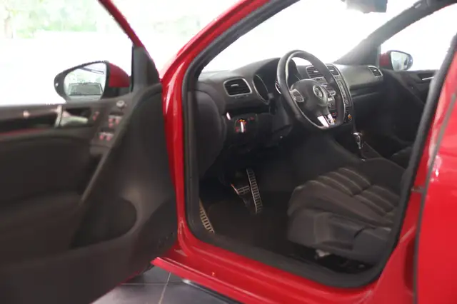 Volkswagen Golf view 9
