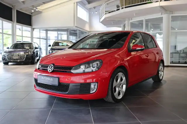 Volkswagen Golf view 3
