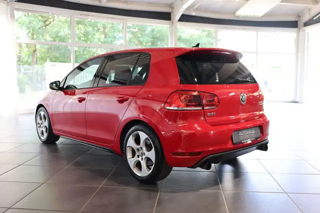 Volkswagen Golf view 4