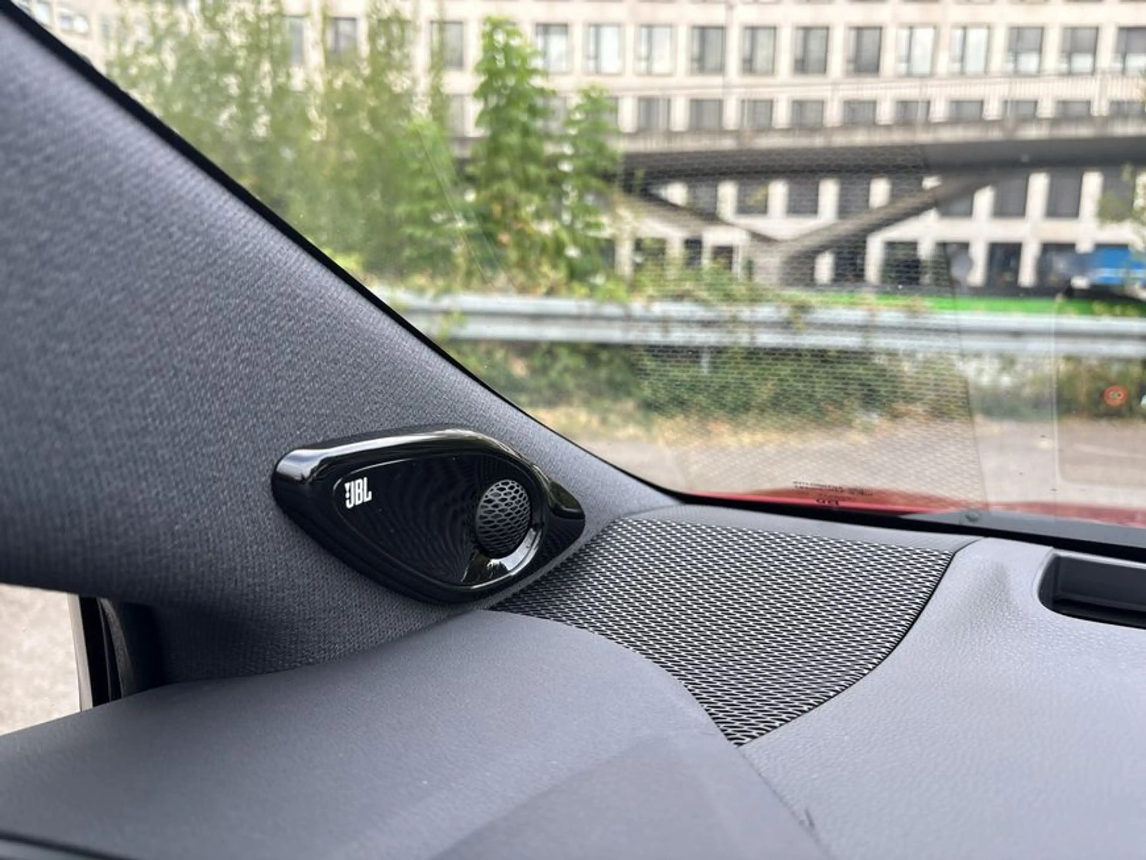 Toyota Corolla 2.0 Hybrid TS Lounge Edition Head-Up WKR — photo 27