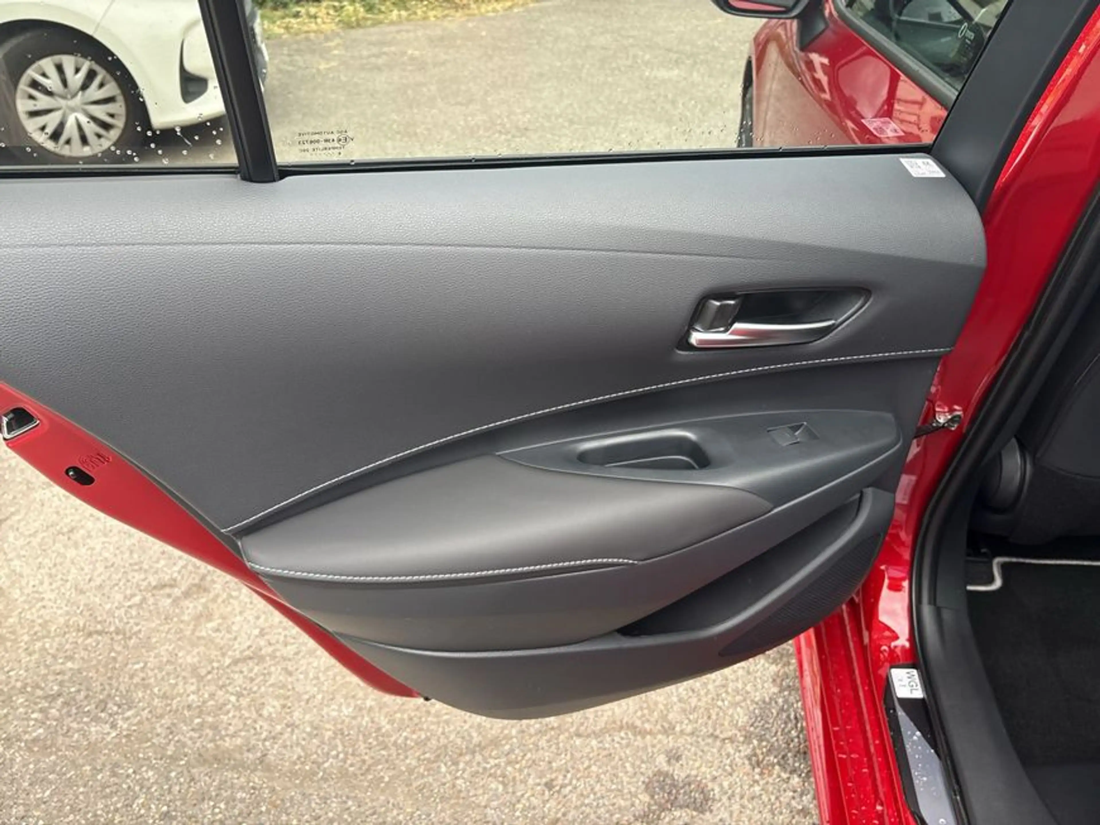 Toyota Corolla 2.0 Hybrid TS Lounge Edition Head-Up WKR — photo 28