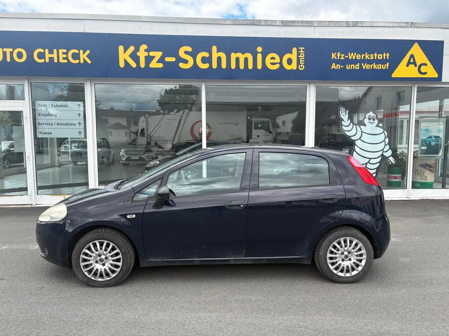 Fiat Grande Punto 1.2 8V Active Blau - 2