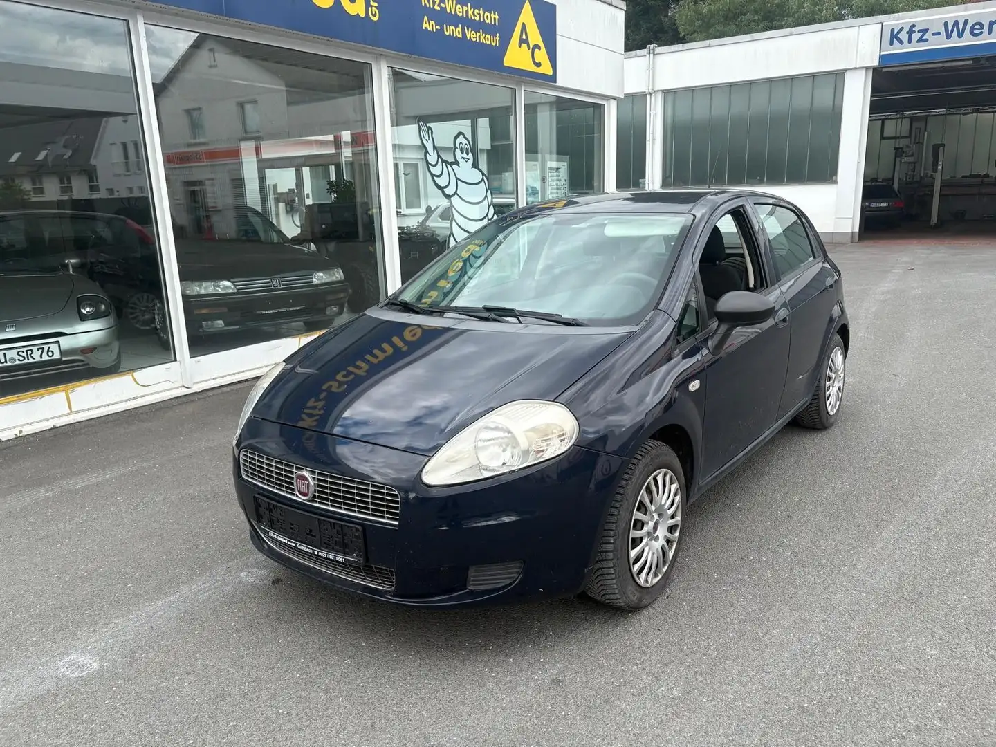 Fiat Grande Punto 1.2 8V Active Blau - 1