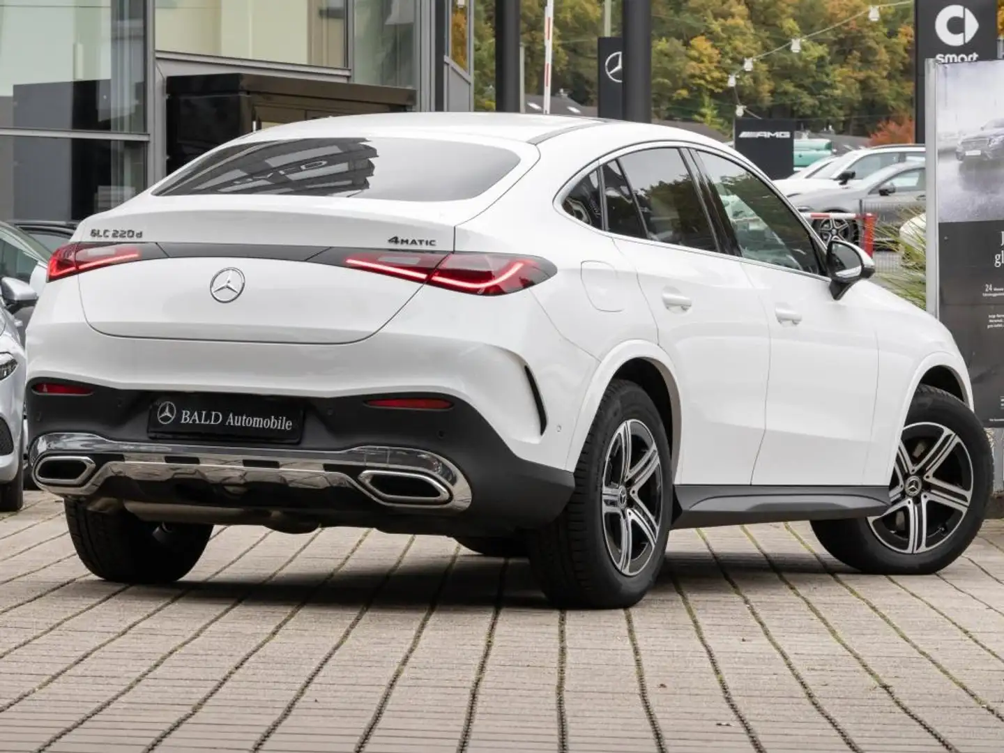 Mercedes-Benz GLC 220 d 4MATIC Coupé +AMG+MBUX+Pano+Navi+AHK Weiß - 2