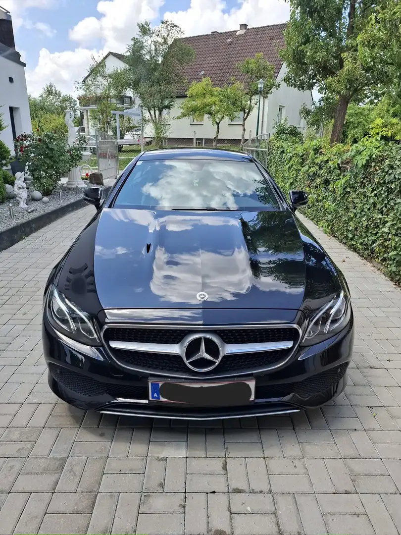 Mercedes-Benz E 200 Aut. Schwarz - 1