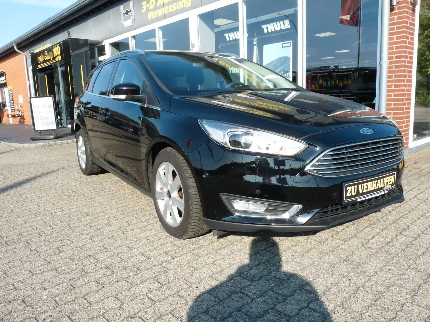 Ford Focus TurnierTitanium*Navi*Climatic*PDC*Bi-Xenon Schwarz - 1