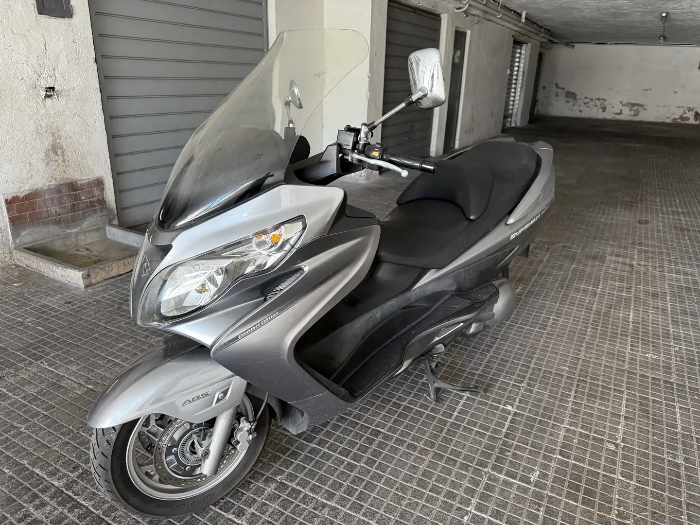 Suzuki Burgman 400 Comfort edition ABS - 2