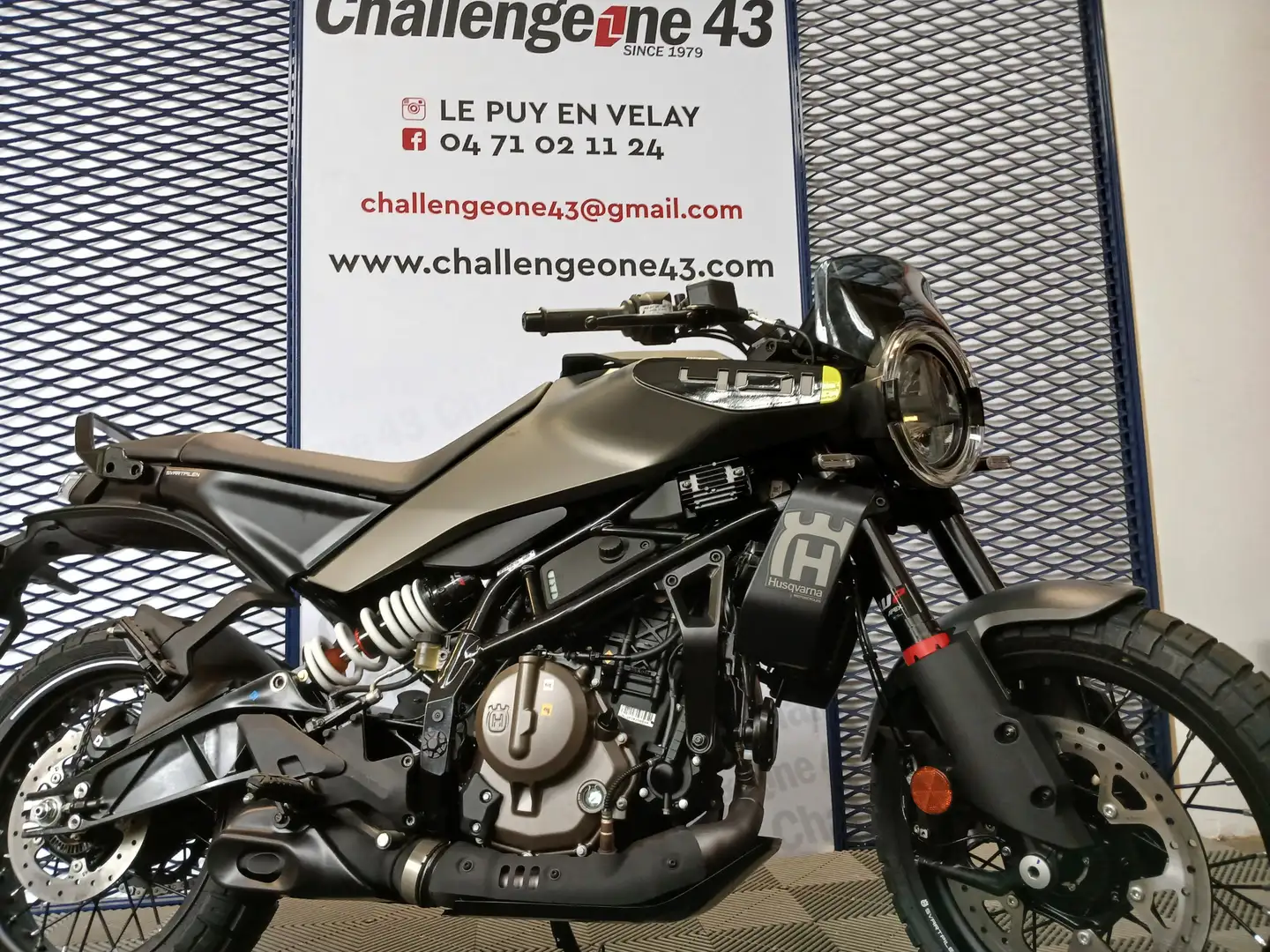 Husqvarna Svartpilen Black - 1
