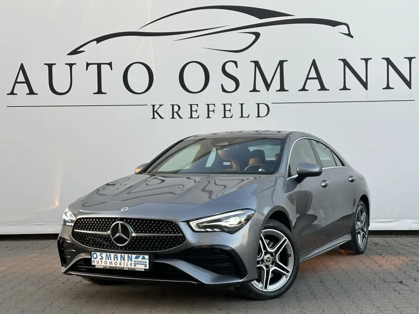 Mercedes-Benz CLA 250 e 8G-DCT AMG Line Advance Plus Grau - 1
