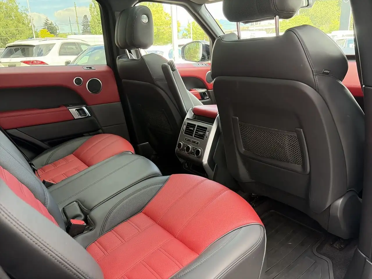 Land Rover Range Rover Sport снимка Land Rover Range Rover Sport
