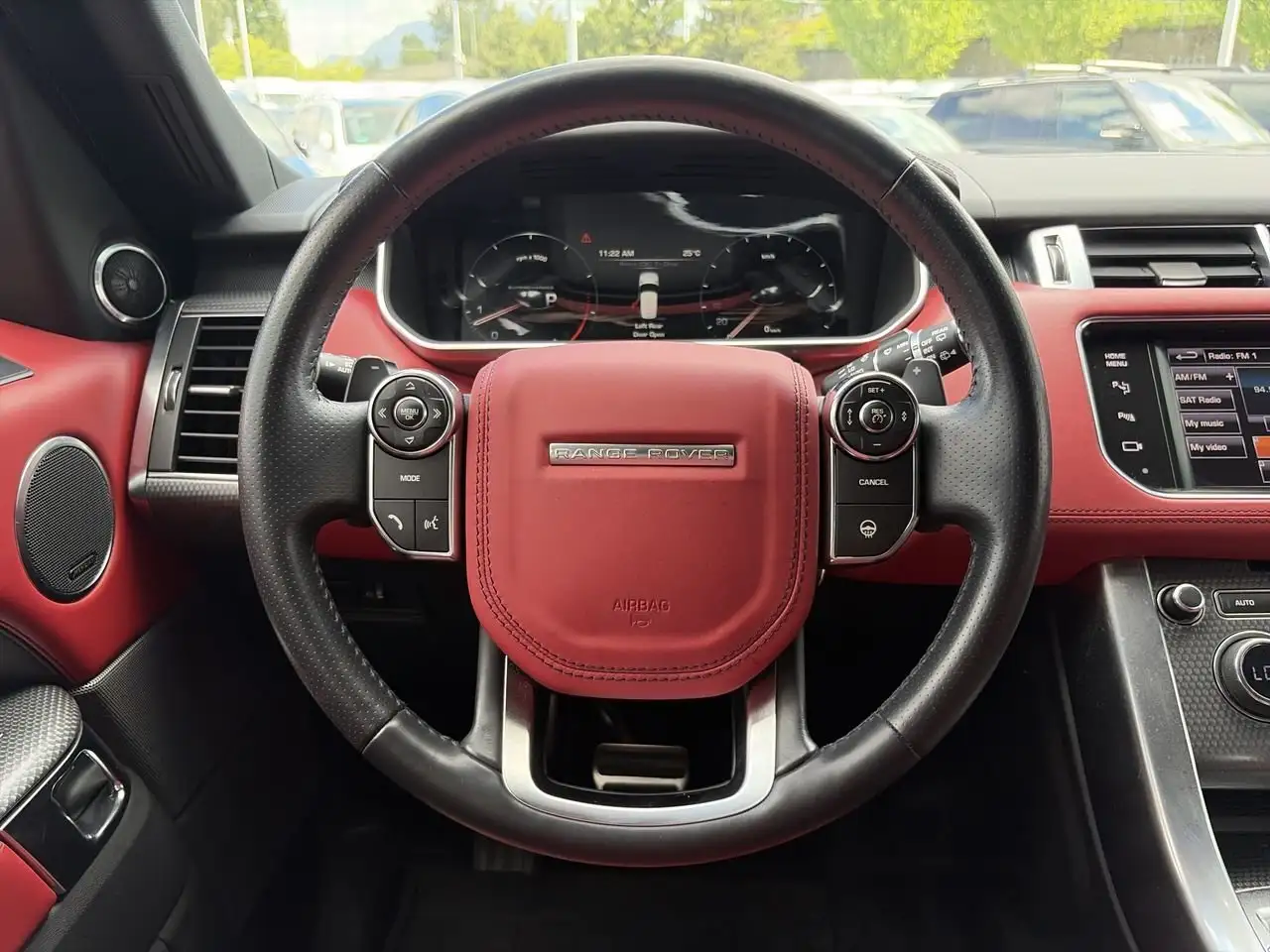 Land Rover Range Rover Sport снимка Land Rover Range Rover Sport