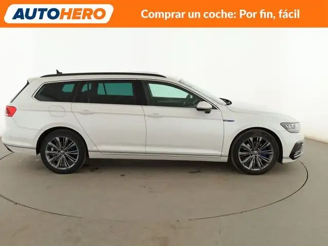 Volkswagen Passat view 7