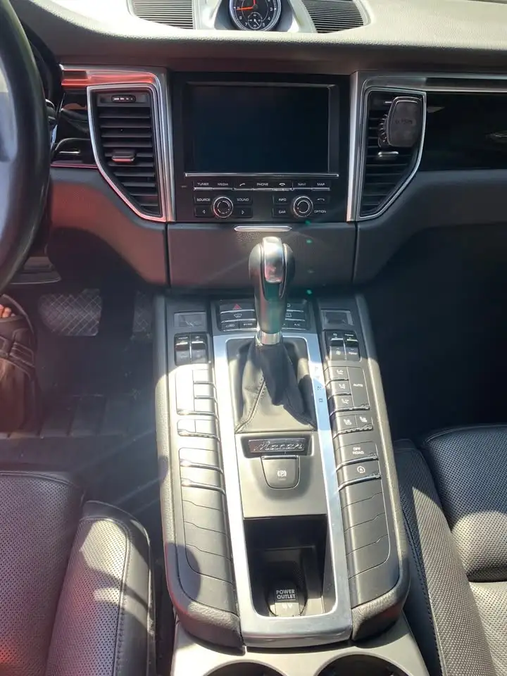 Porsche Macan снимка Porsche Macan